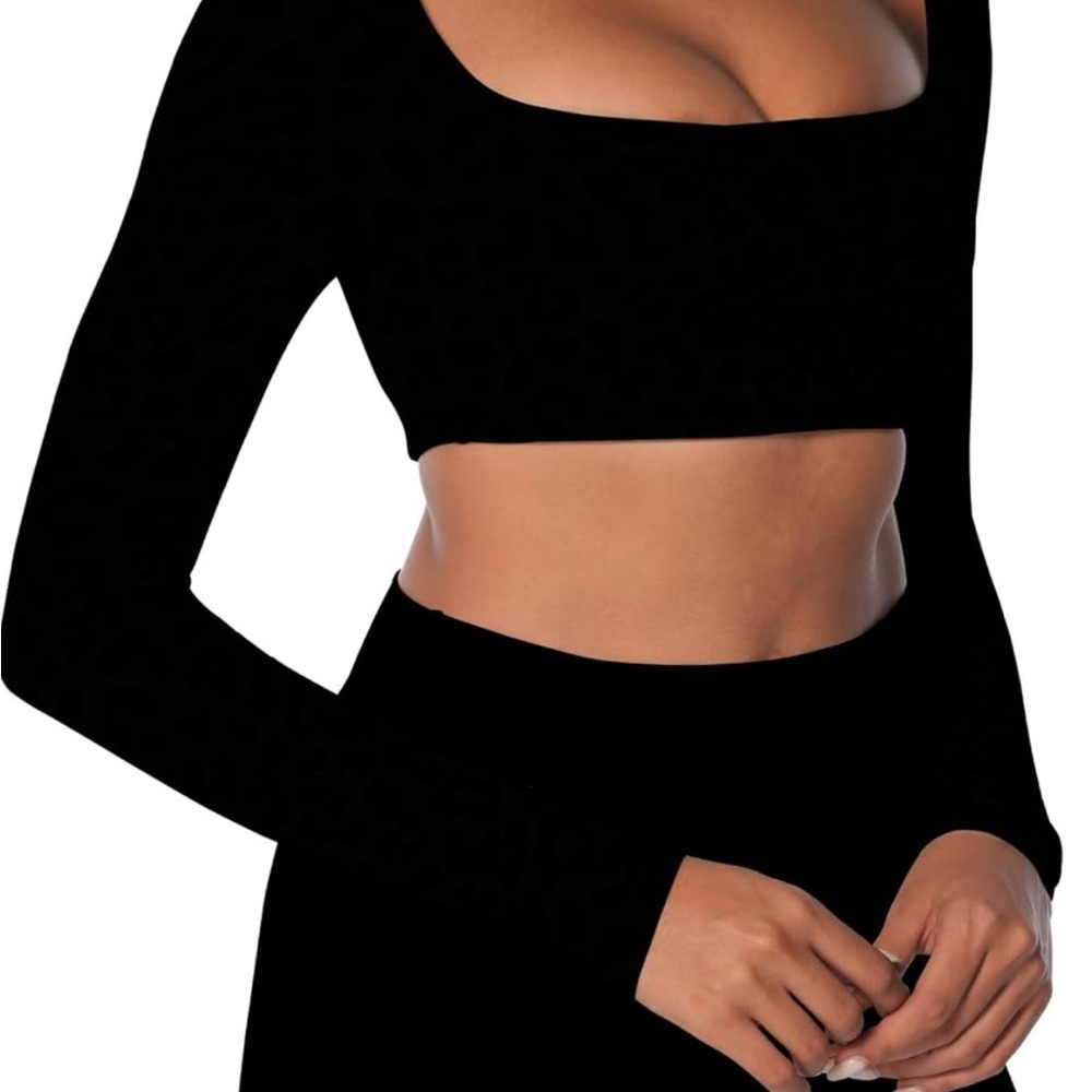 Black Long Sleeve Crop Top